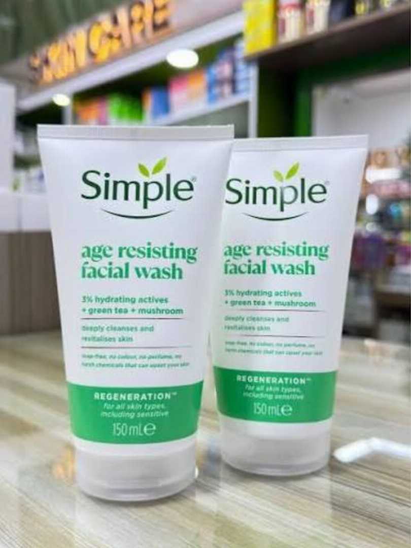 Simple,Age,Resisting,Facial,Wash
